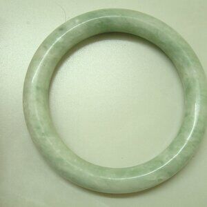 JADE BANGLE